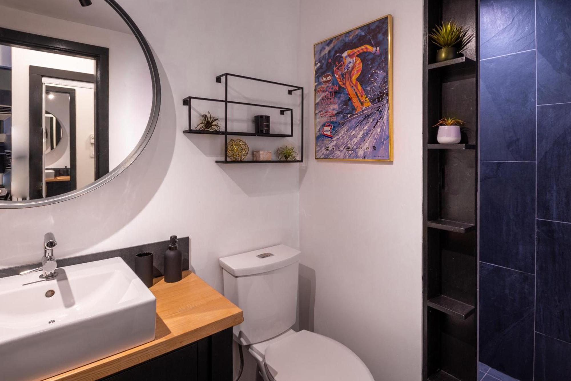 Alpenglow Lodge Queen Boho Studio By Mva Whistler Buitenkant foto