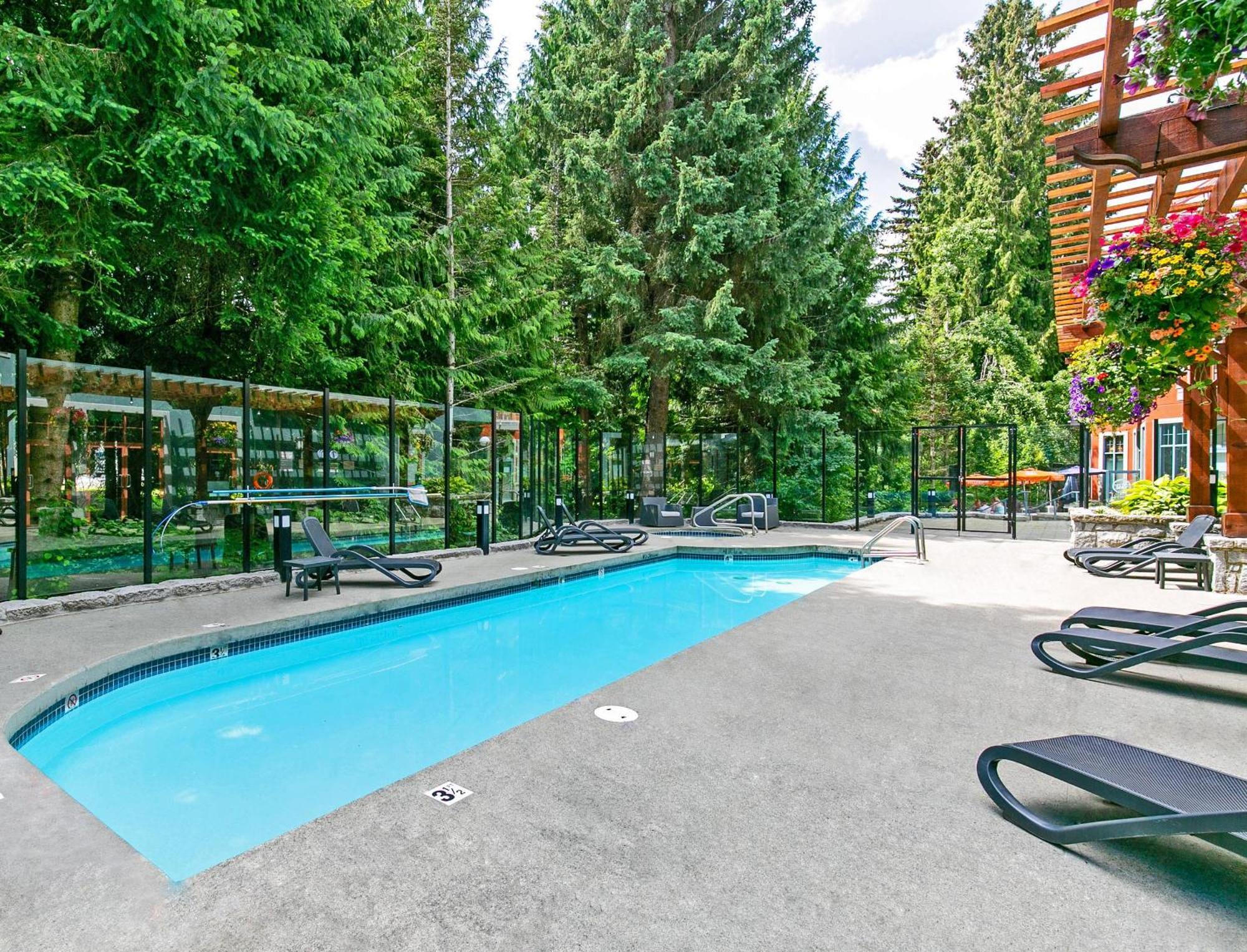 Alpenglow Lodge Queen Boho Studio By Mva Whistler Buitenkant foto