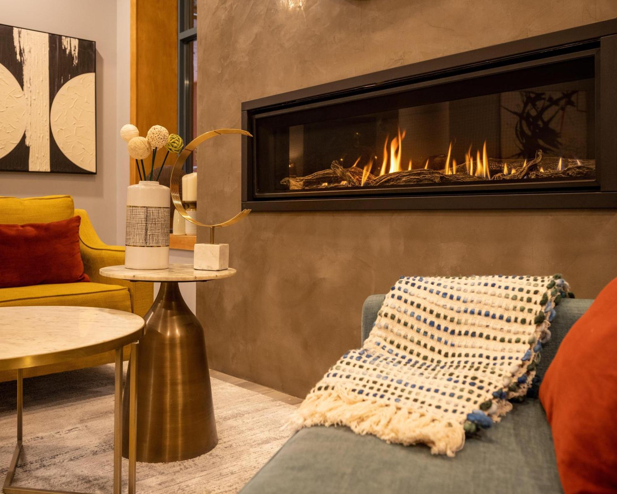 Alpenglow Lodge Queen Boho Studio By Mva Whistler Buitenkant foto