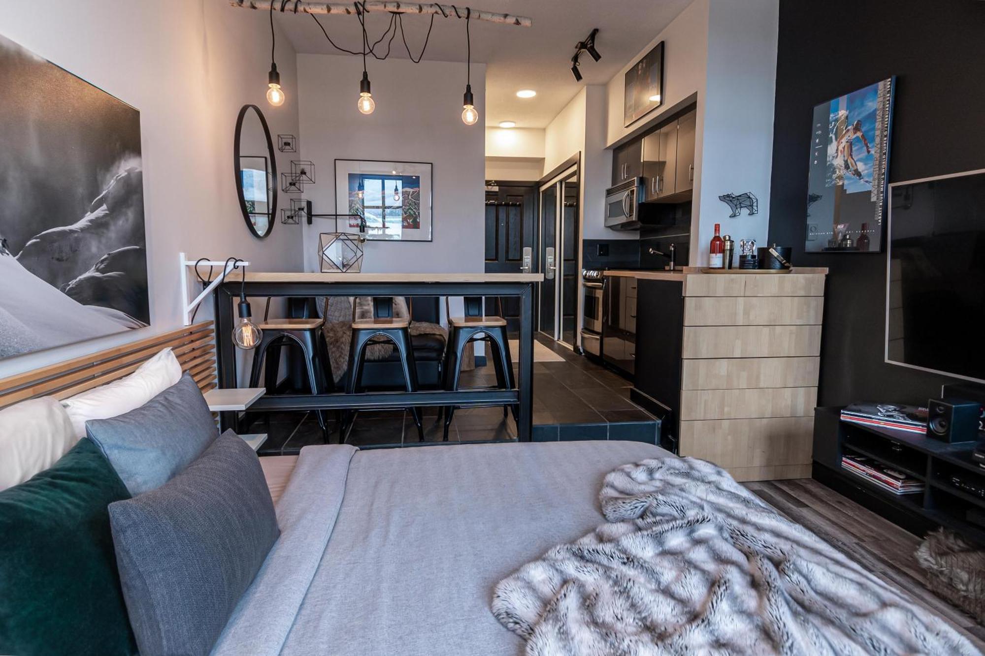 Alpenglow Lodge Queen Boho Studio By Mva Whistler Buitenkant foto