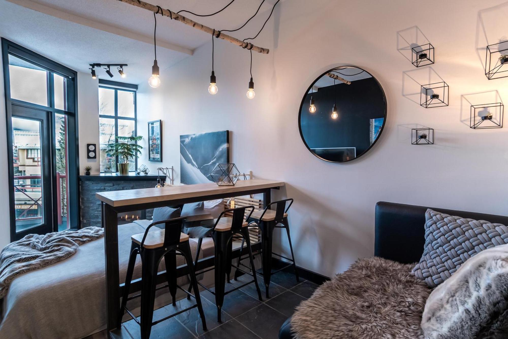 Alpenglow Lodge Queen Boho Studio By Mva Whistler Buitenkant foto